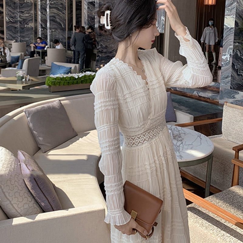 溫柔顯瘦蕾絲皺褶洋裝 - TWINKLE