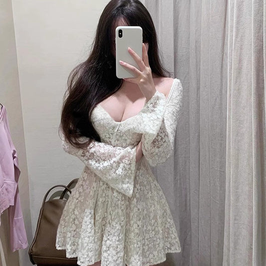 低胸公主領蕾絲洋裝 - TWINKLE