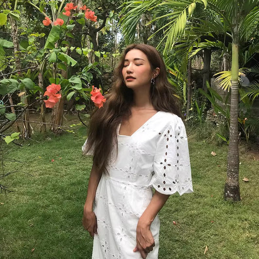 祕密花園簍空五分袖洋裝