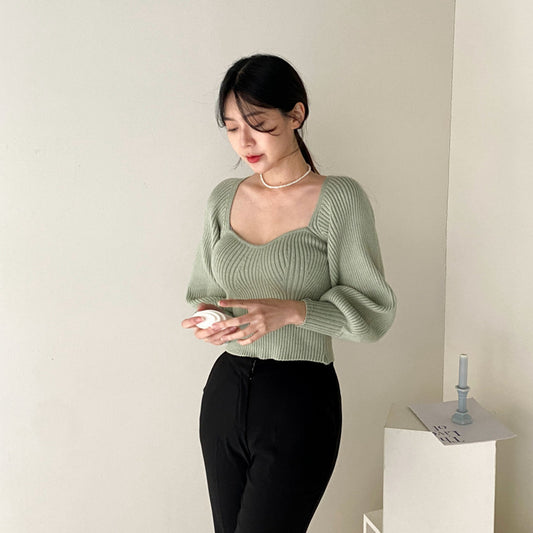 超美桃心領微性上衣 - TWINKLE