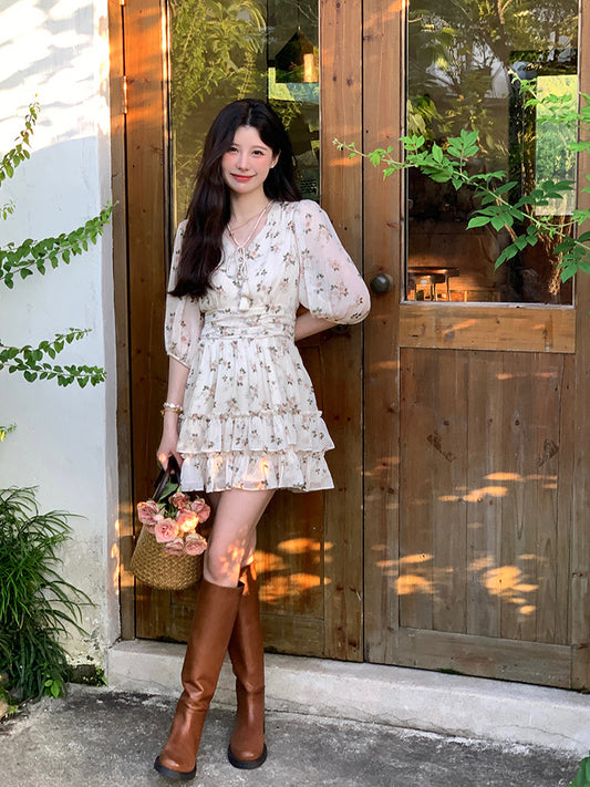 V領心花盛開甜美碎花洋裝 - TWINKLE