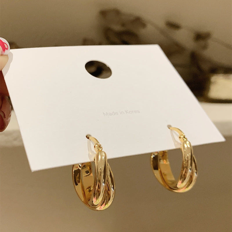 時尚名媛麻花圈型耳環 - TWINKLE