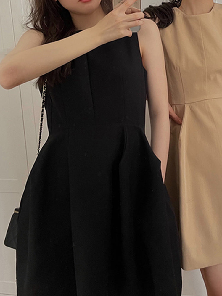 經典赫本露背氣質黑色洋裝 - TWINKLE