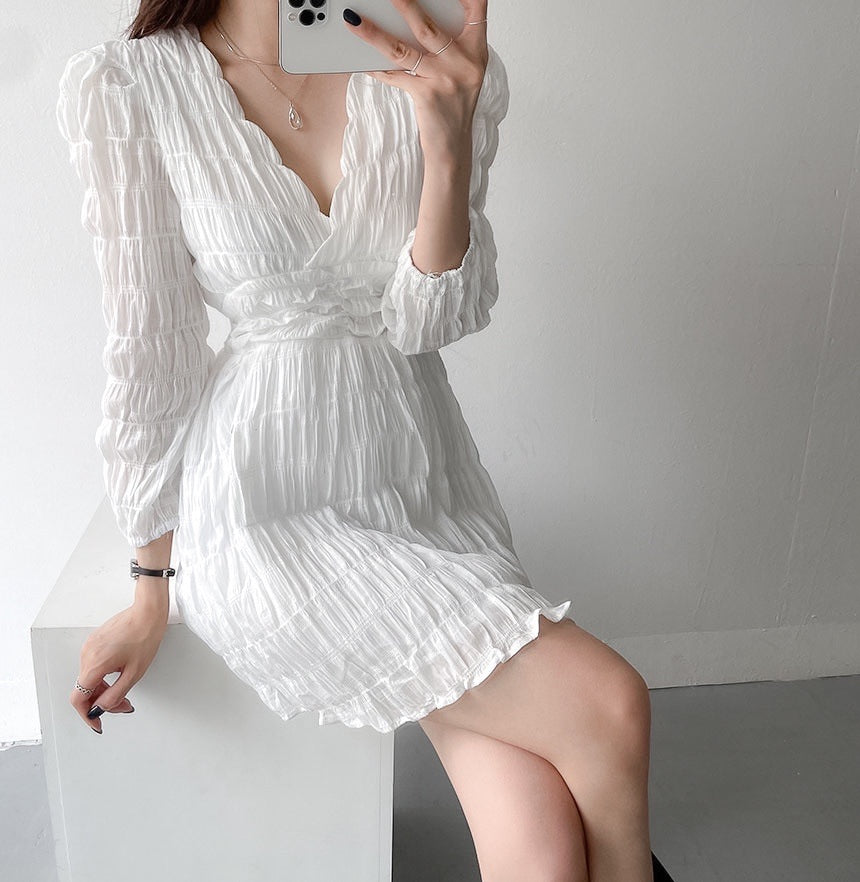 V領皺褶歐膩短洋裝