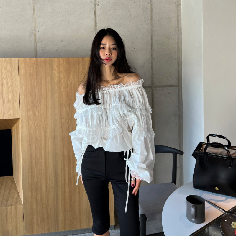 女人味露肩皺褶上衣 - TWINKLE