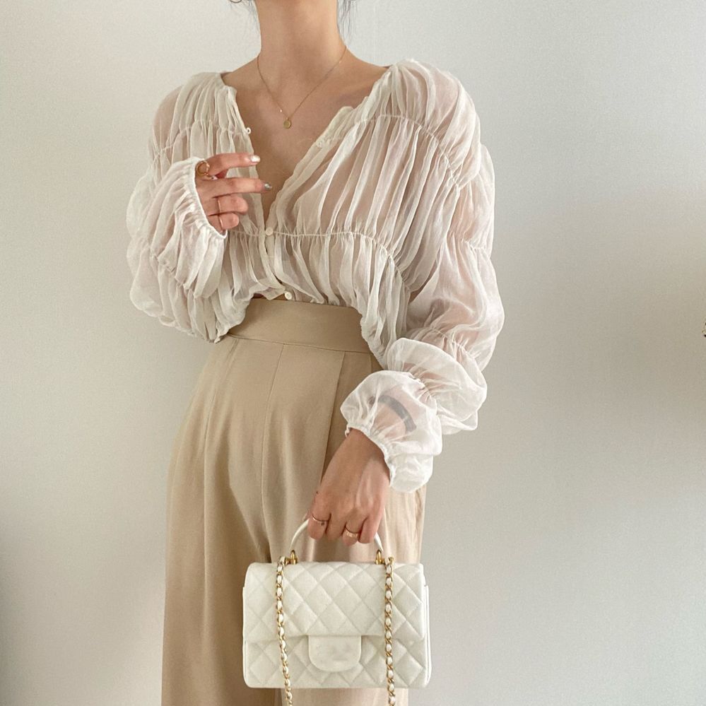 溫柔皺褶透膚感上衣 - TWINKLE