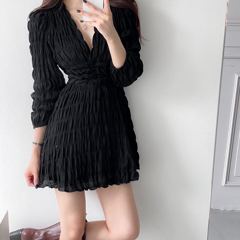 V領皺褶歐膩短洋裝