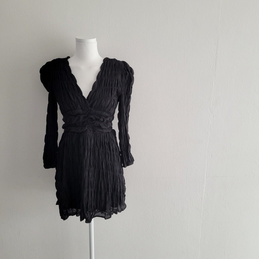 V領皺褶歐膩短洋裝