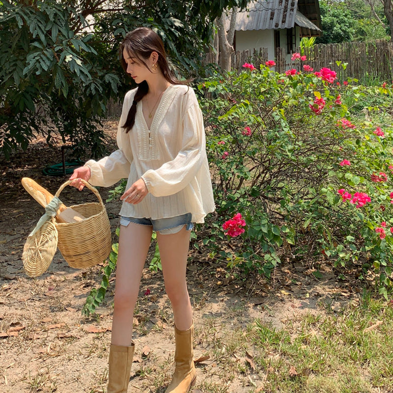 氣質V領泡泡袖娃娃襯衫