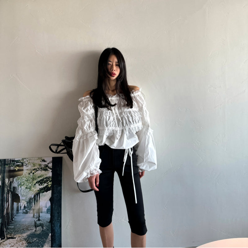 女人味露肩皺褶上衣 - TWINKLE