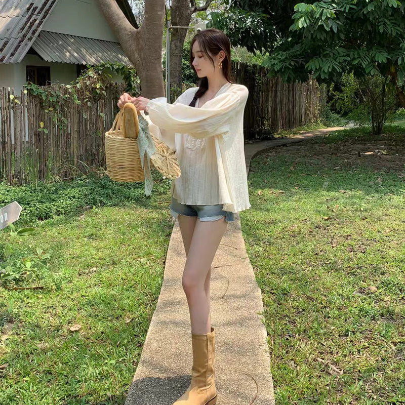 氣質V領泡泡袖娃娃襯衫