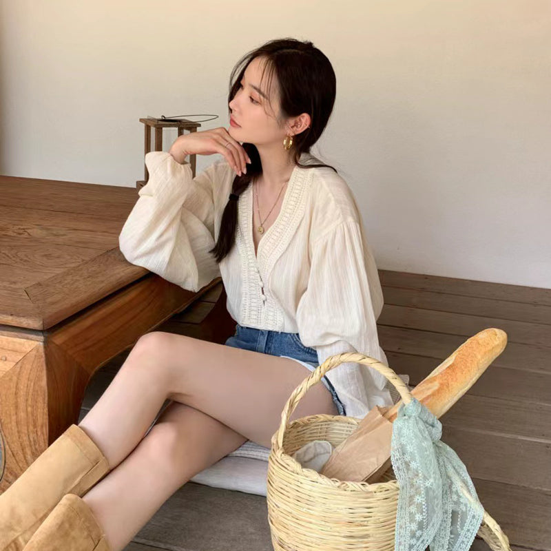 氣質V領泡泡袖娃娃襯衫