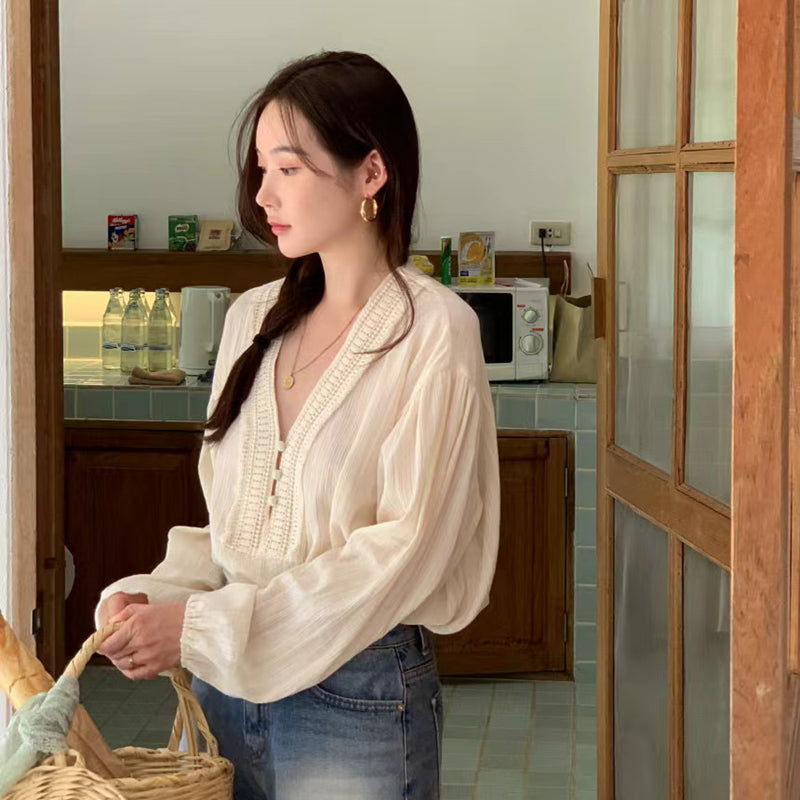 氣質V領泡泡袖娃娃襯衫