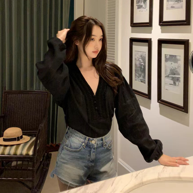 氣質V領泡泡袖娃娃襯衫