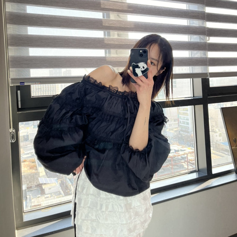 女人味露肩皺褶上衣 - TWINKLE