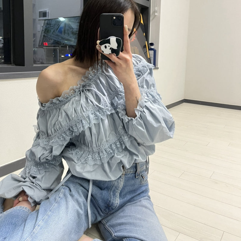 女人味露肩皺褶上衣 - TWINKLE