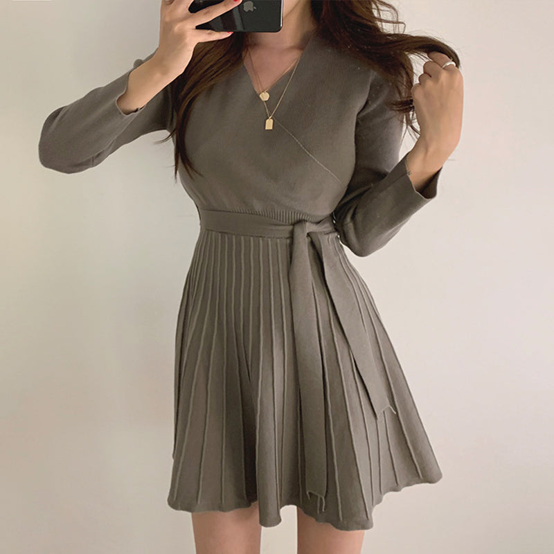 好比例優雅交叉V領針織洋裝