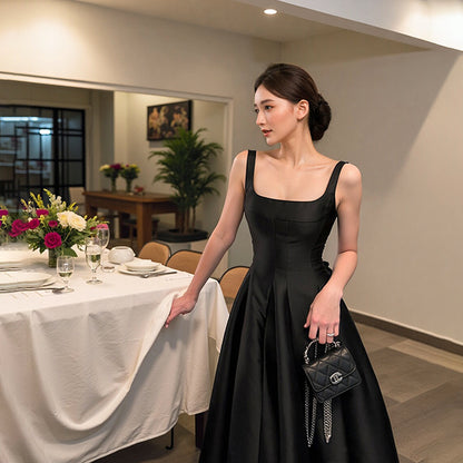 赫本風高級絲亮光澤感方領澎裙洋裝