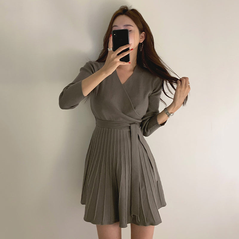 好比例優雅交叉V領針織洋裝