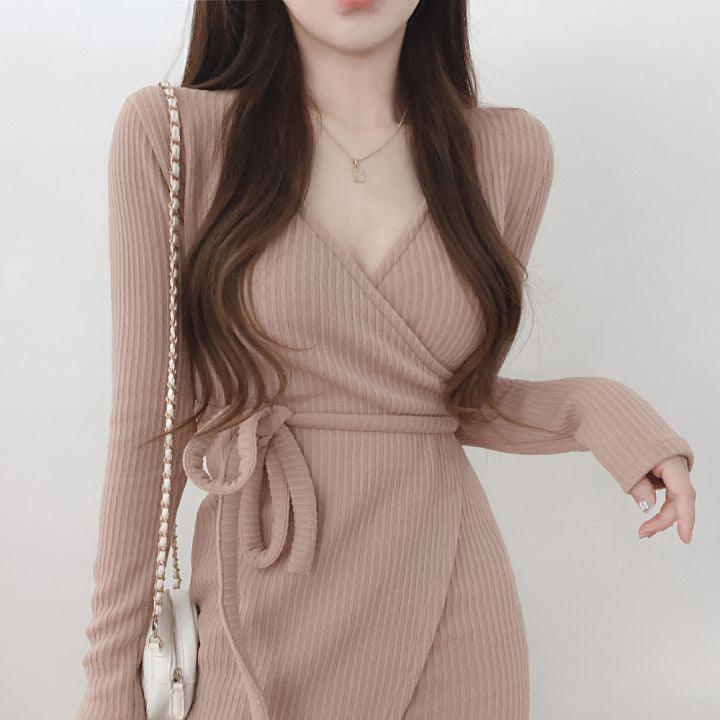 交叉V領一片式綁腰針織洋裝 - TWINKLE