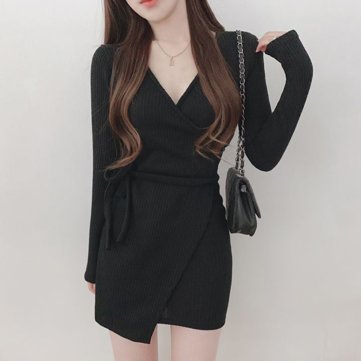 交叉V領一片式綁腰針織洋裝 - TWINKLE