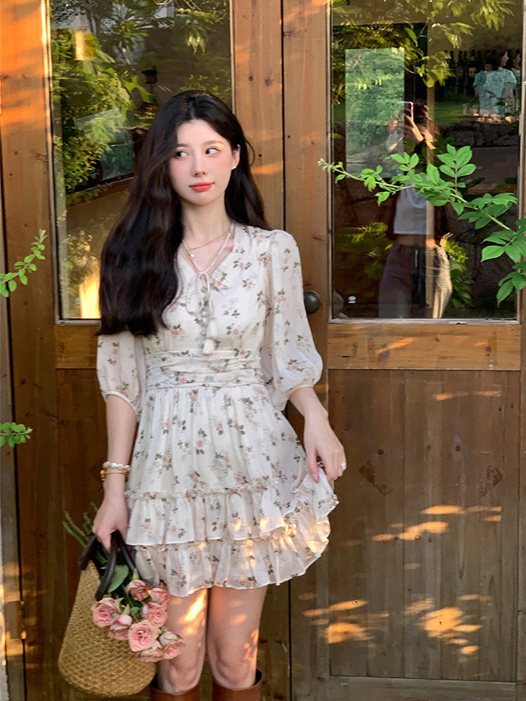 V領心花盛開甜美碎花洋裝 - TWINKLE