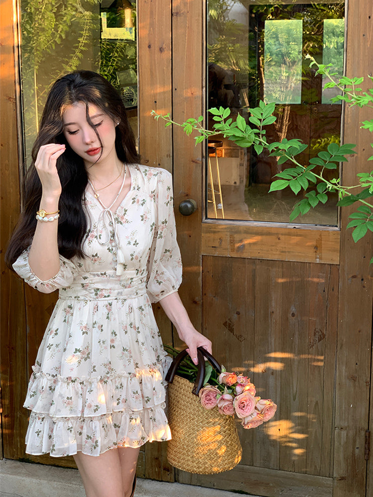 V領心花盛開甜美碎花洋裝 - TWINKLE