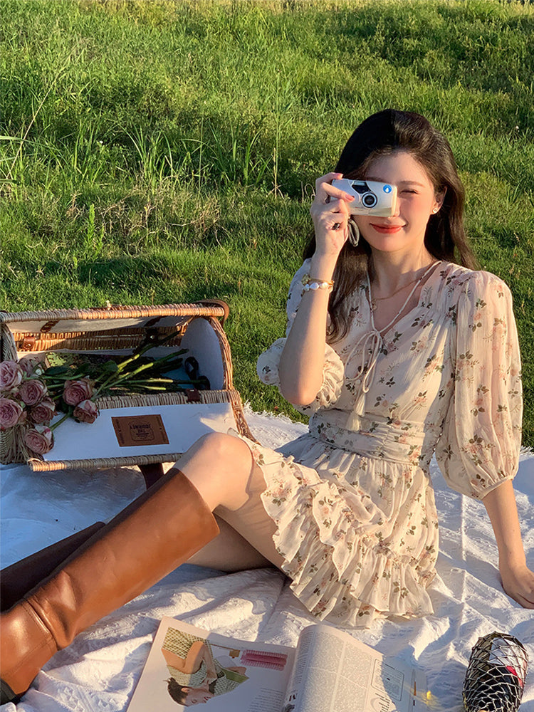 V領心花盛開甜美碎花洋裝 - TWINKLE